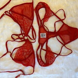 4/$20 🙈 NEW Venus Elegant Red Lace Lingerie Set. Size M/L.